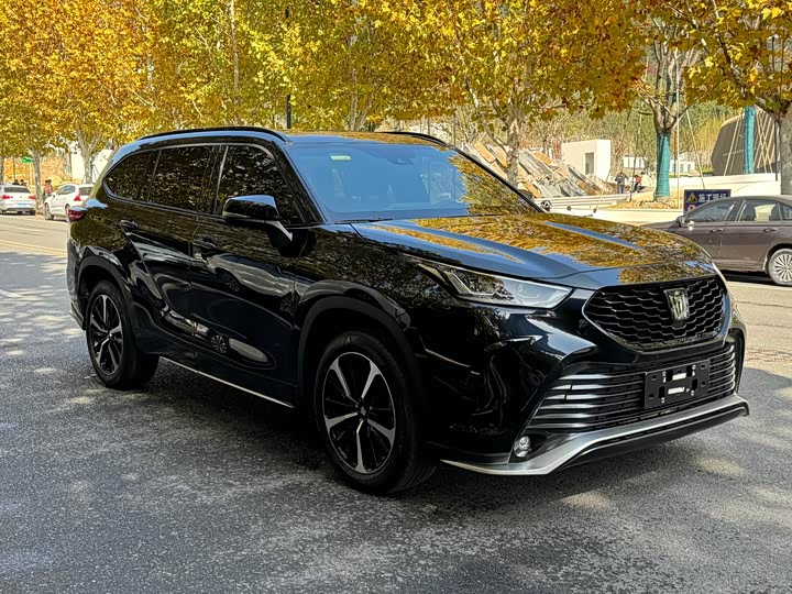 Фото 4 - Toyota Crown Kluger