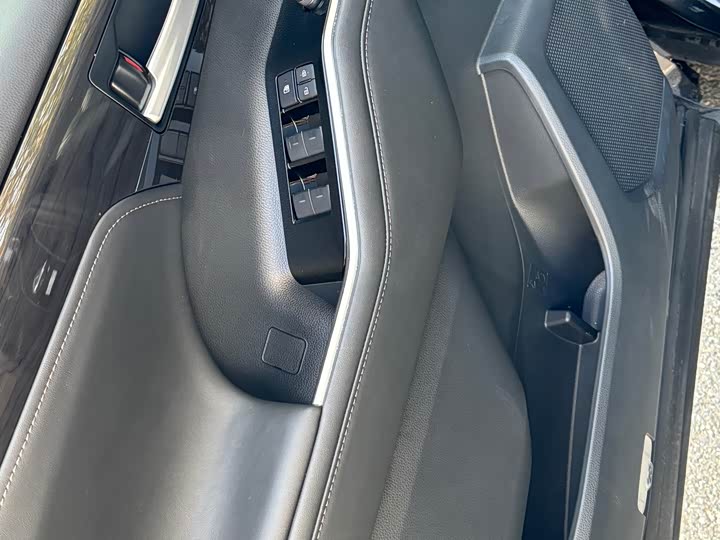 Фото 8 - Toyota Crown Kluger