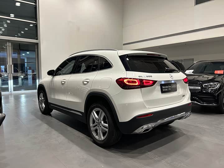 Фото 17 - Mercedes-Benz GLA-Class
