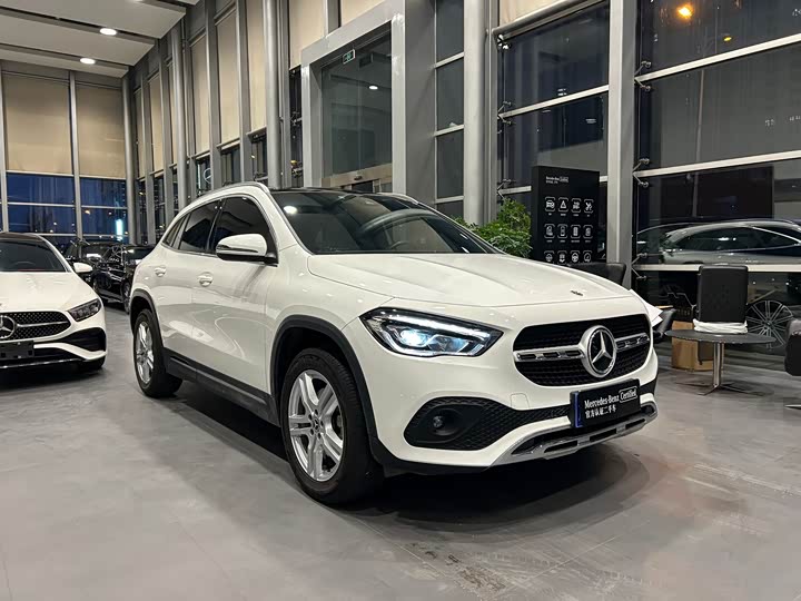 Фото 3 - Mercedes-Benz GLA-Class