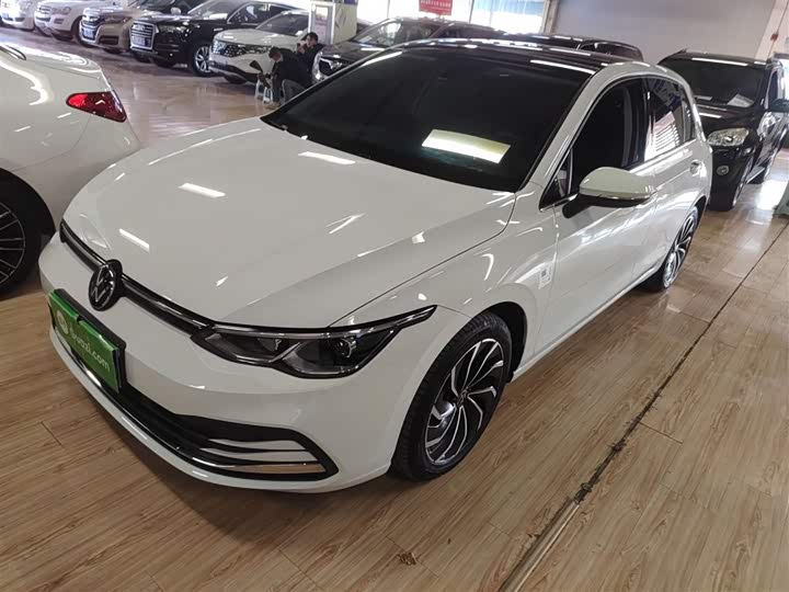 Фото 1 - Volkswagen Golf