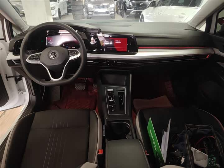 Фото 10 - Volkswagen Golf