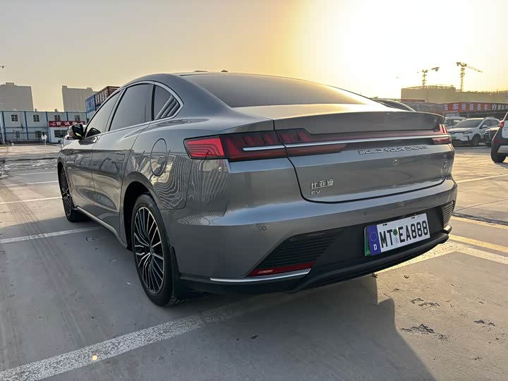 Фото 11 - BYD Han