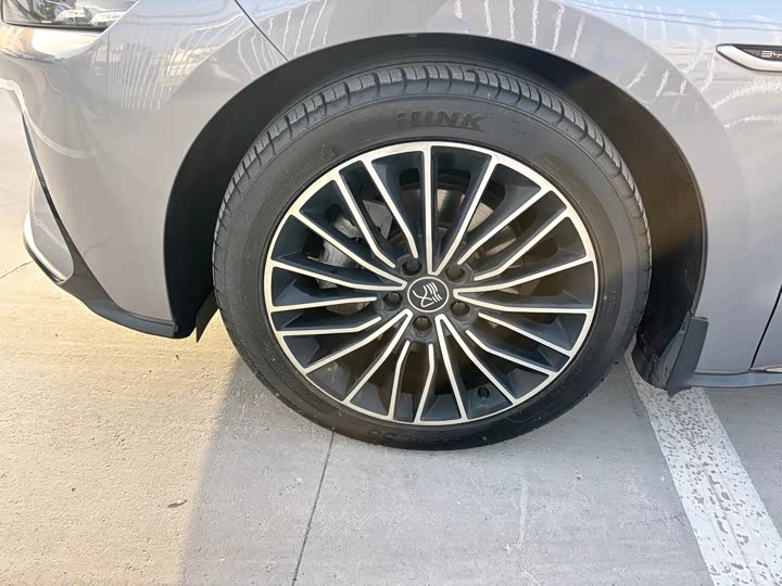 Фото 4 - BYD Han