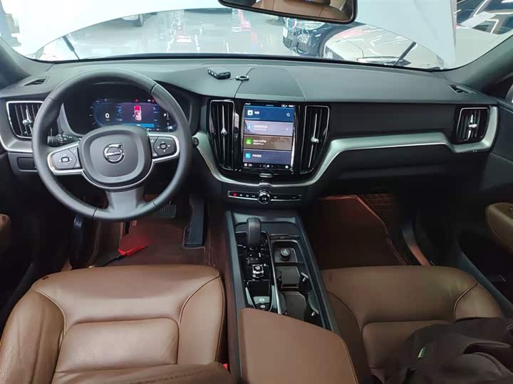 Фото 10 - Volvo XC60