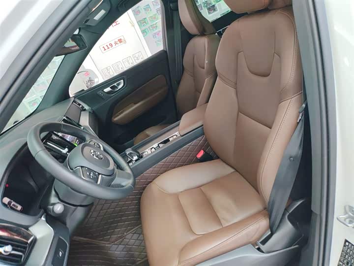 Фото 15 - Volvo XC60