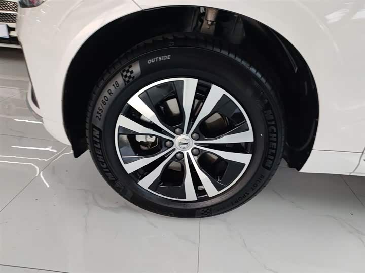 Фото 23 - Volvo XC60