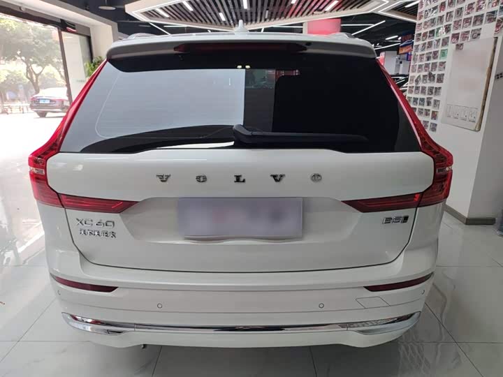 Фото 6 - Volvo XC60