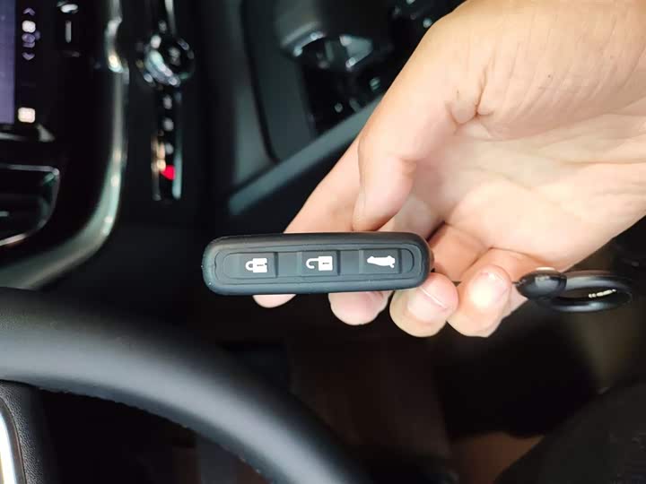 Фото 9 - Volvo XC60