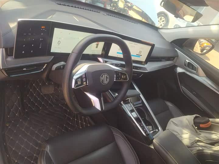 Фото 10 - MG Motor One