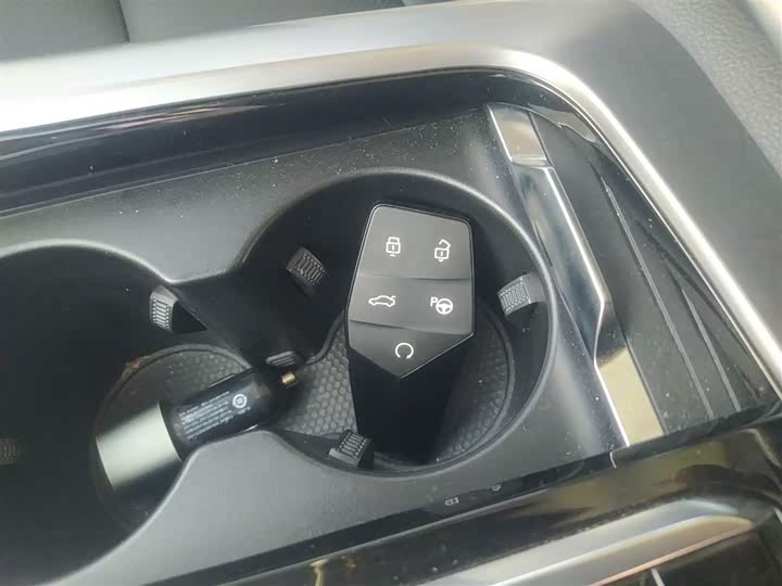 Фото 9 - MG Motor One