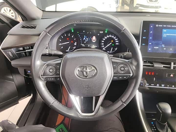 Фото 11 - Toyota Avalon