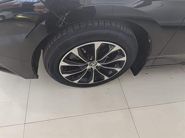 Фото 23 - Toyota Avalon