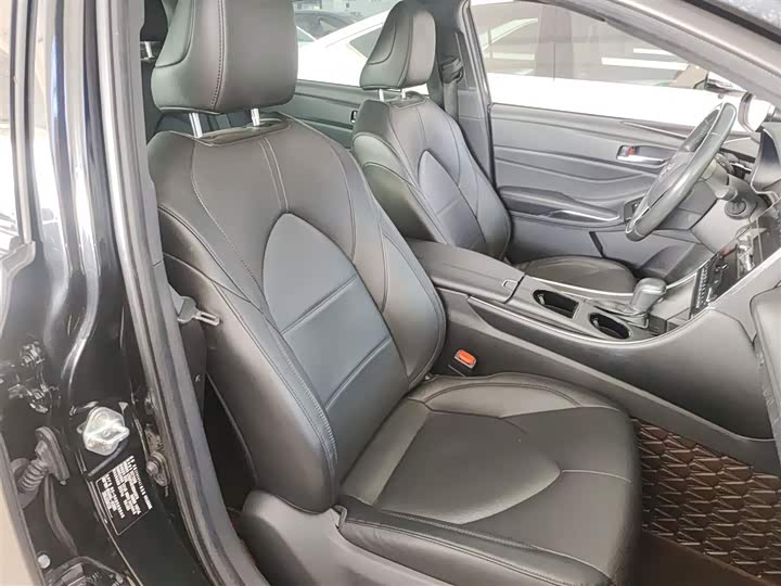 Фото 25 - Toyota Avalon