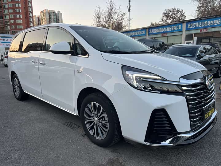 Фото 2 - Buick GL8 ES