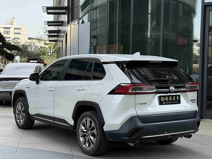 Фото 4 - Toyota Wildlander