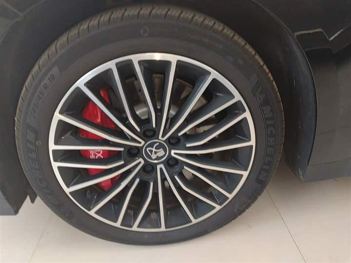 Фото 23 - BYD Han