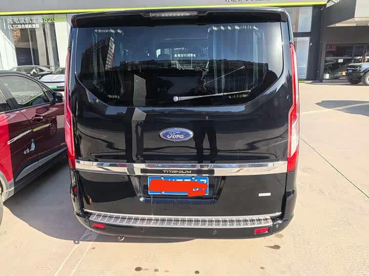 Фото 3 - Ford Tourneo