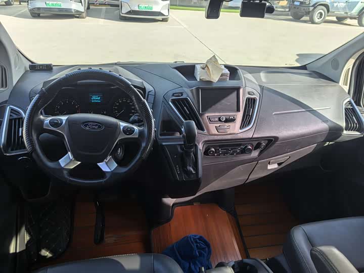 Фото 7 - Ford Tourneo