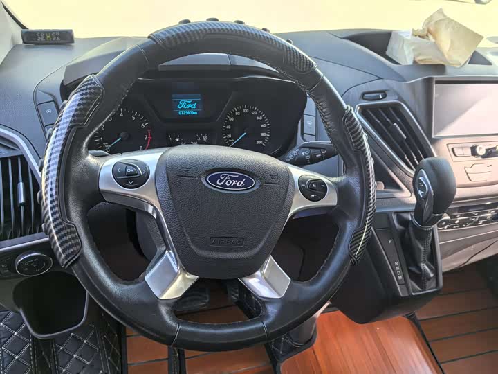 Фото 8 - Ford Tourneo