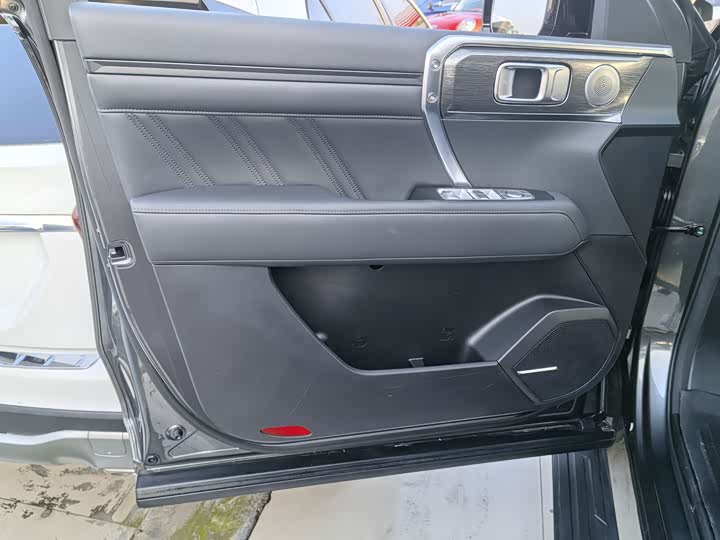 Фото 5 - Tank 400 Hybrid