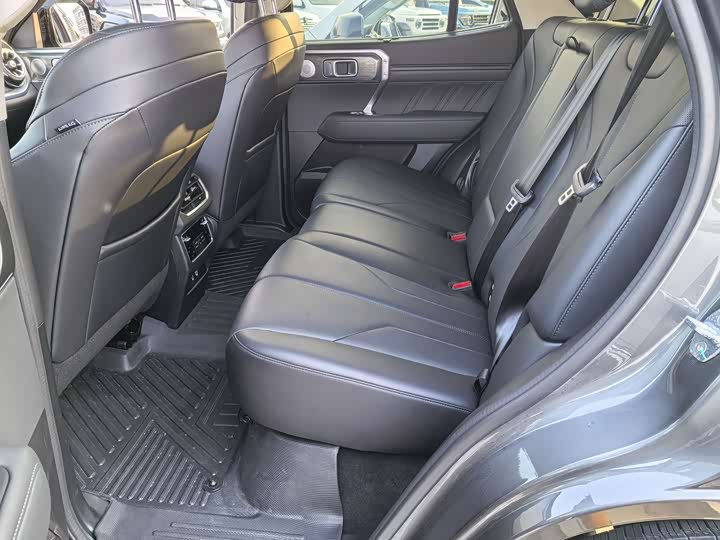 Фото 9 - Tank 400 Hybrid