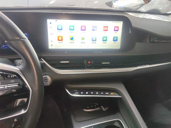 Фото 13 - Bestune B70