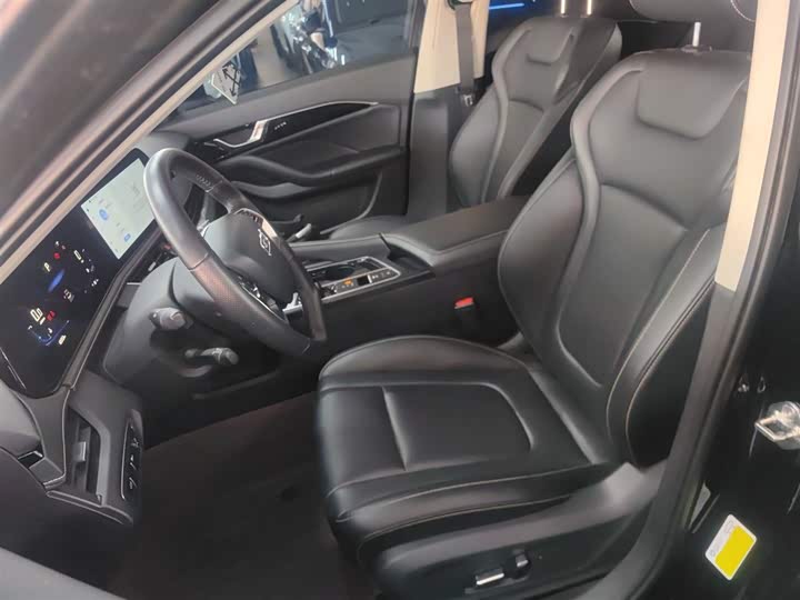 Фото 15 - Bestune B70