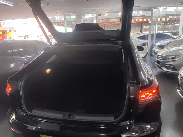 Фото 19 - Bestune B70