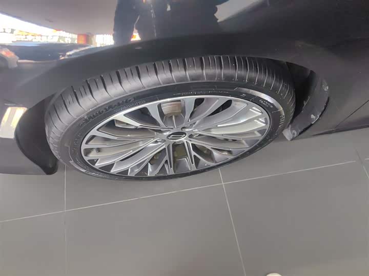 Фото 23 - Bestune B70