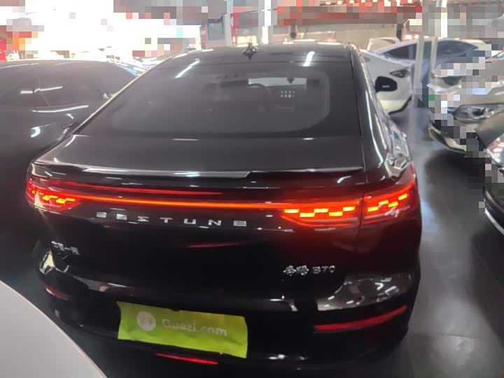 Фото 6 - Bestune B70