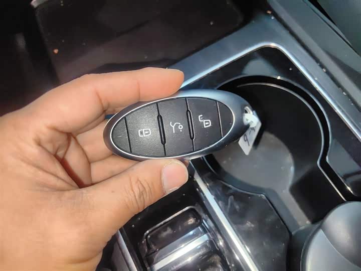 Фото 9 - Bestune B70