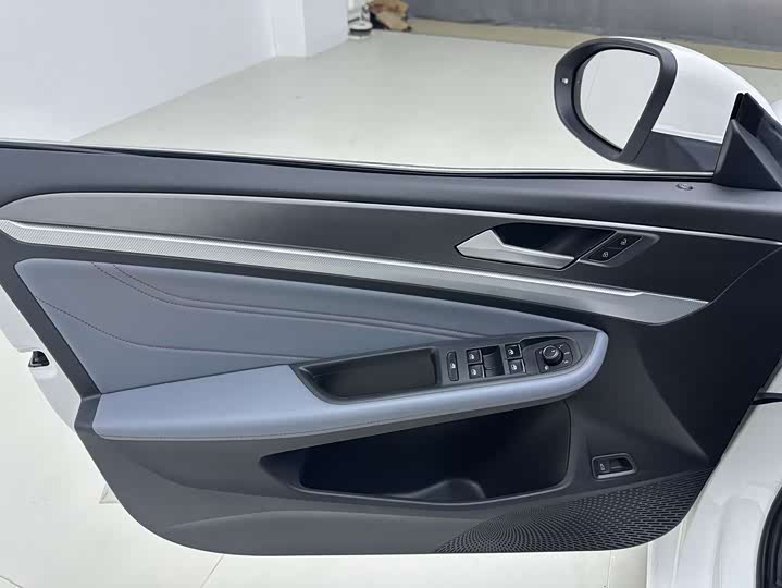 Фото 17 - Volkswagen Lamando L