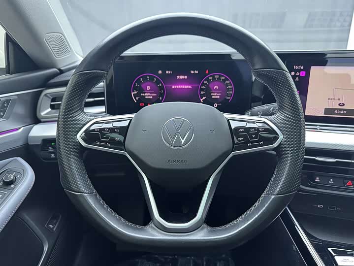 Фото 21 - Volkswagen Lamando L