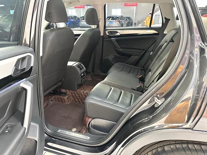 Фото 11 - Volkswagen Tayron