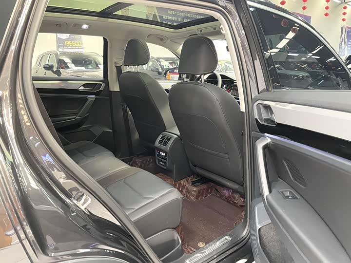 Фото 13 - Volkswagen Tayron