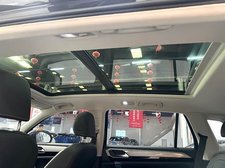 Фото 14 - Volkswagen Tayron