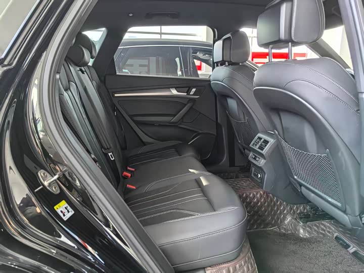 Фото 9 - Audi Q5L