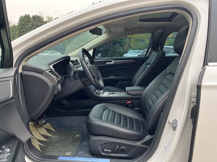 Фото 4 - Ford Mondeo