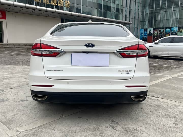 Фото 8 - Ford Mondeo