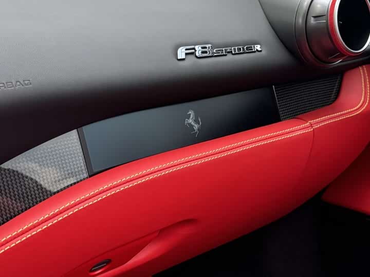 Фото 6 - Ferrari F8