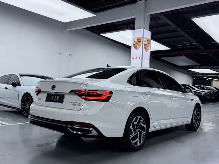 Фото 19 - Volkswagen Sagitar L