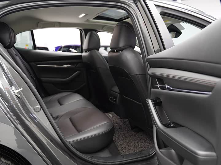 Фото 21 - Mazda 3 (Axela)