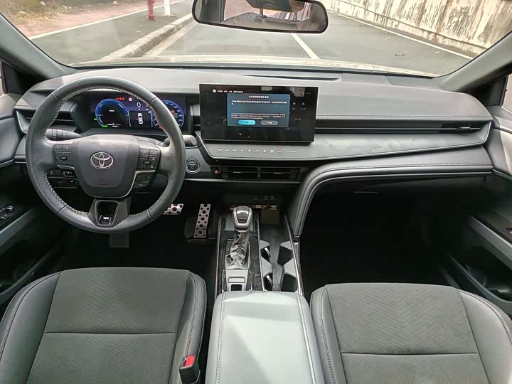 Фото 7 - Toyota Camry