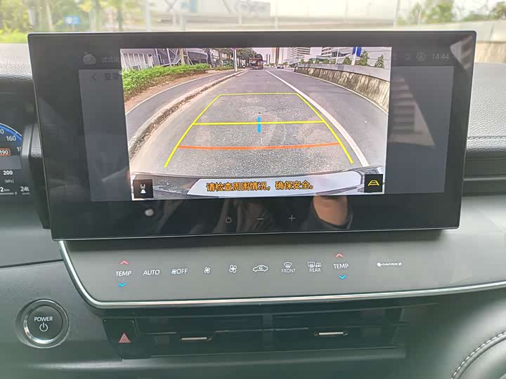 Фото 9 - Toyota Camry