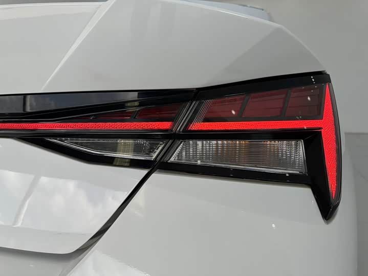 Фото 13 - Hyundai Elantra N line