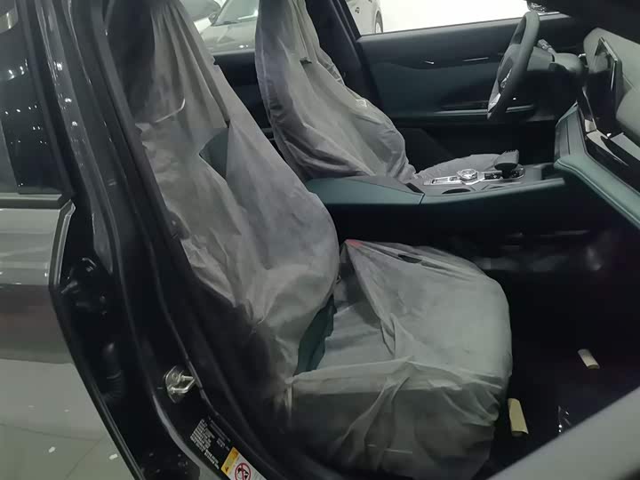 Фото 25 - Changan UNI-V Hybrid