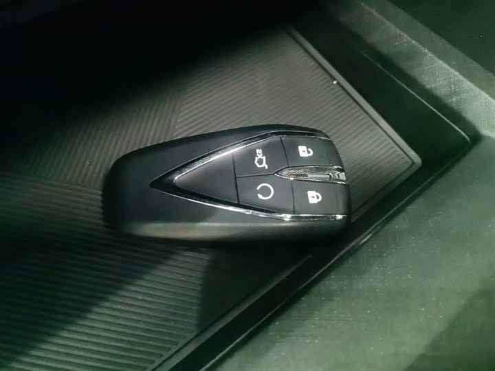 Фото 9 - Changan UNI-V Hybrid