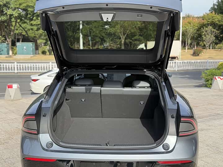 Фото 13 - XPeng F57