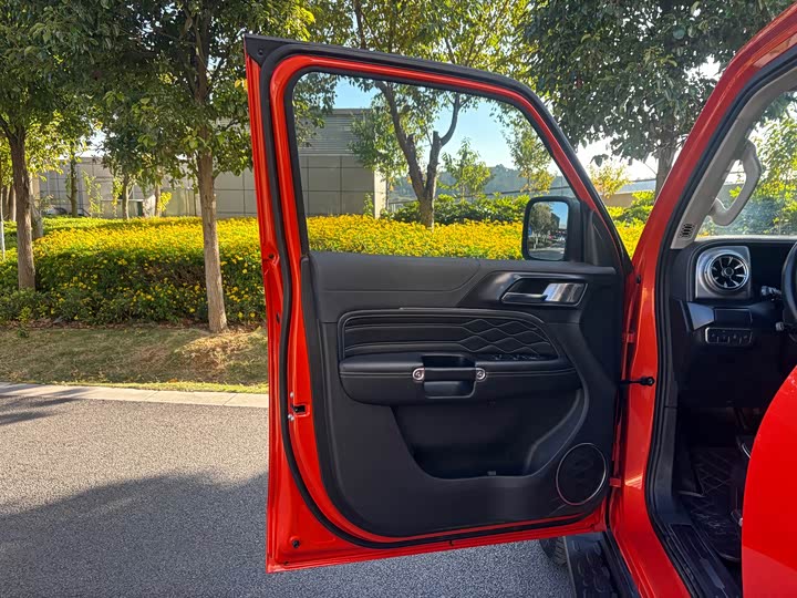 Фото 14 - Tank 300